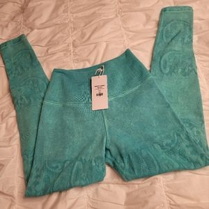 Avacado Moment Leggings NWT